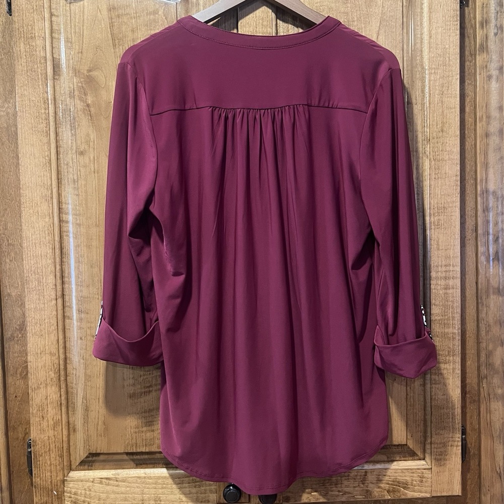 New Directions Womens Solid Maroon 3/4 Sleeves‎ V-Neck Top Size Large Leopard - Picture 3 of 6